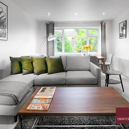 Sunninghill Village - 2 Bed - Parking And Garden Ascot  Esterno foto