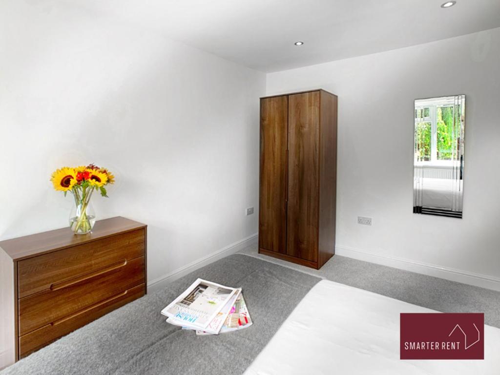 Sunninghill Village - 2 Bed - Parking And Garden Ascot  Esterno foto