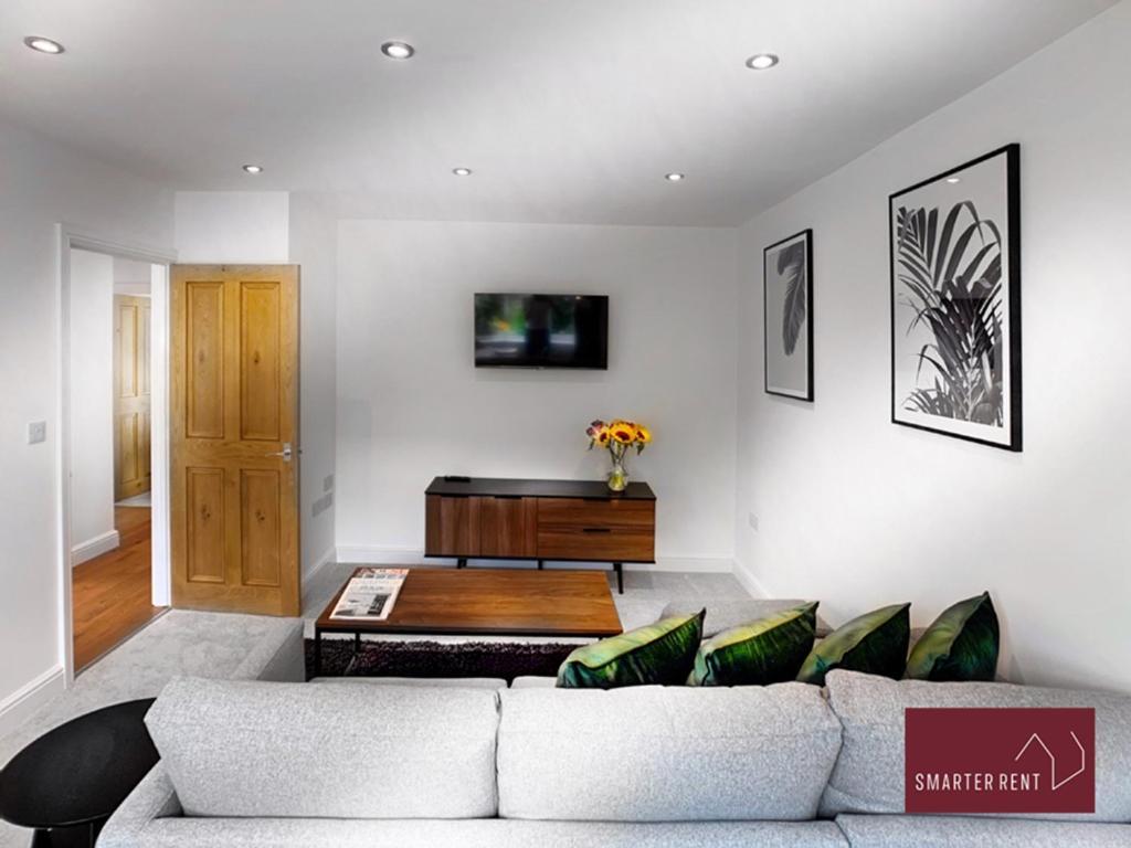 Sunninghill Village - 2 Bed - Parking And Garden Ascot  Esterno foto
