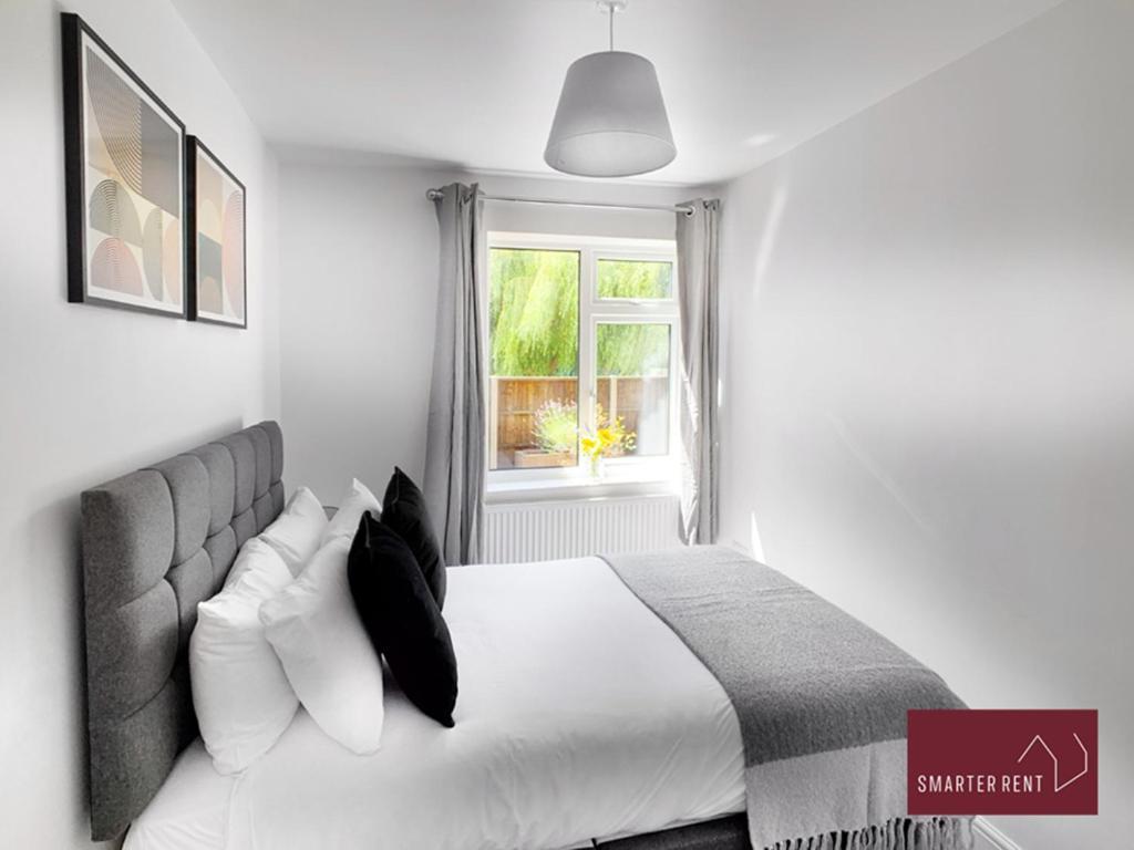 Sunninghill Village - 2 Bed - Parking And Garden Ascot  Esterno foto