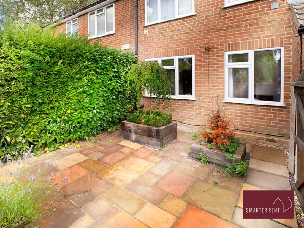 Sunninghill Village - 2 Bed - Parking And Garden Ascot  Esterno foto